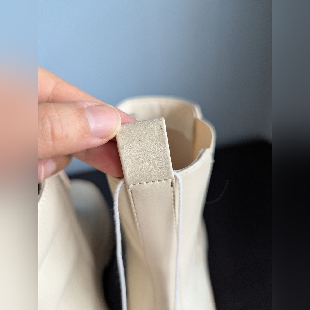 American Eagle Cream Chelsea Boots - Picture 16 of 16